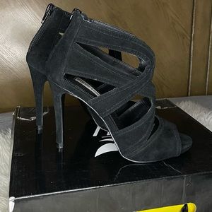 Steve Madden black high heels